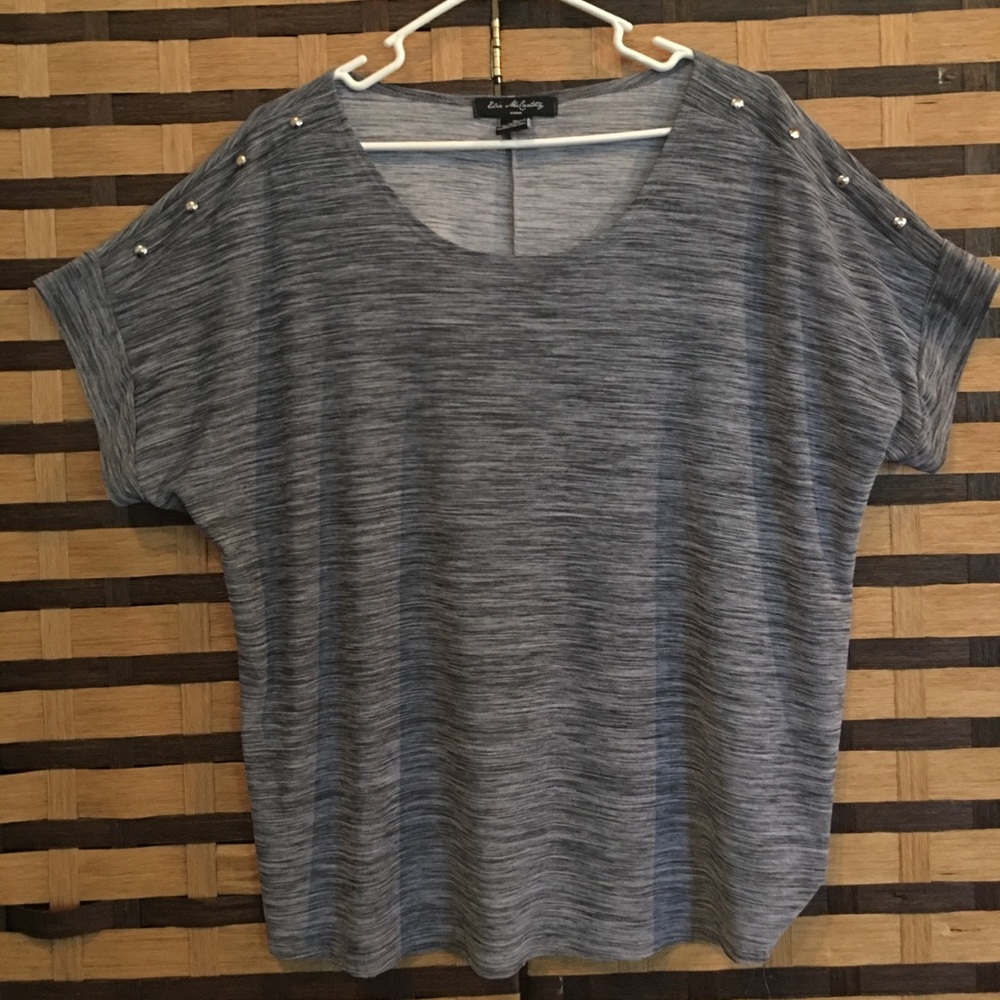 Grey top